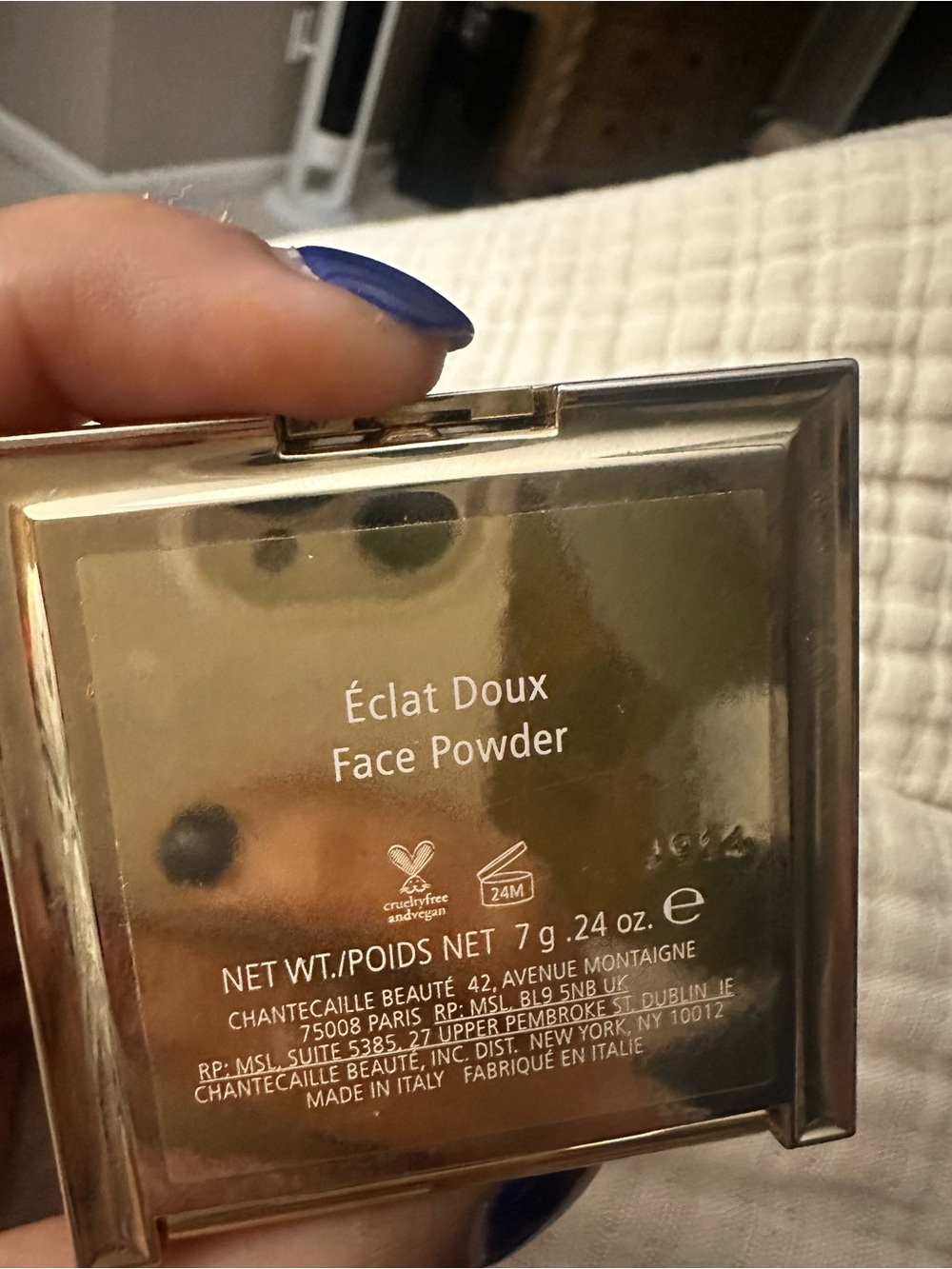 Chantecaille Gold Leaf Compact - Picture 4 of 8